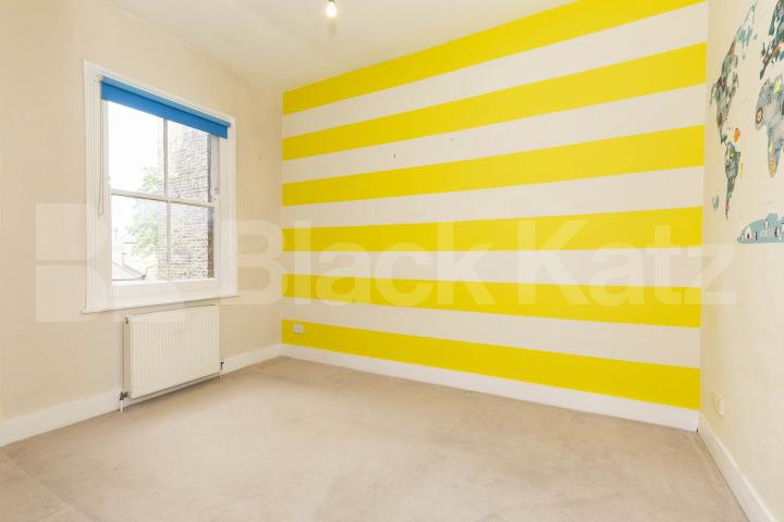 A Spacious property with 2 equally sized double bedrooms in a lovely conversion Tottenham Lane, Crouch End / Hornsey